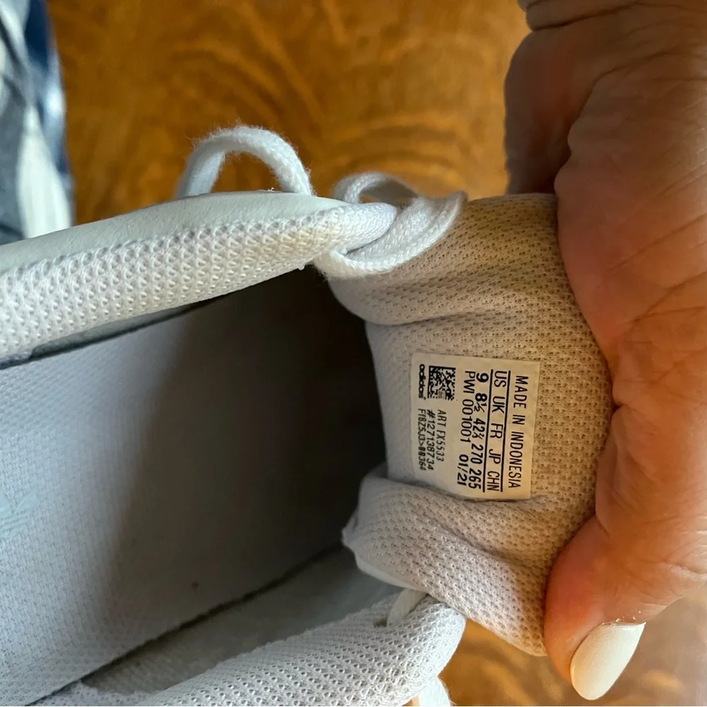 Adidas Superstar, sz 9/10.5 - Picture 3 of 6